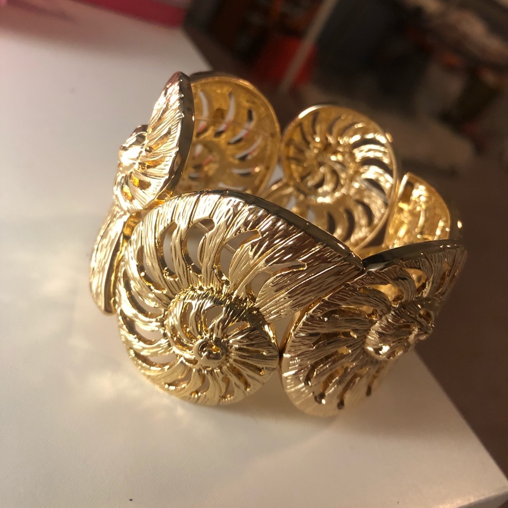 Lilly Pulitzer Gold Shell Cuff